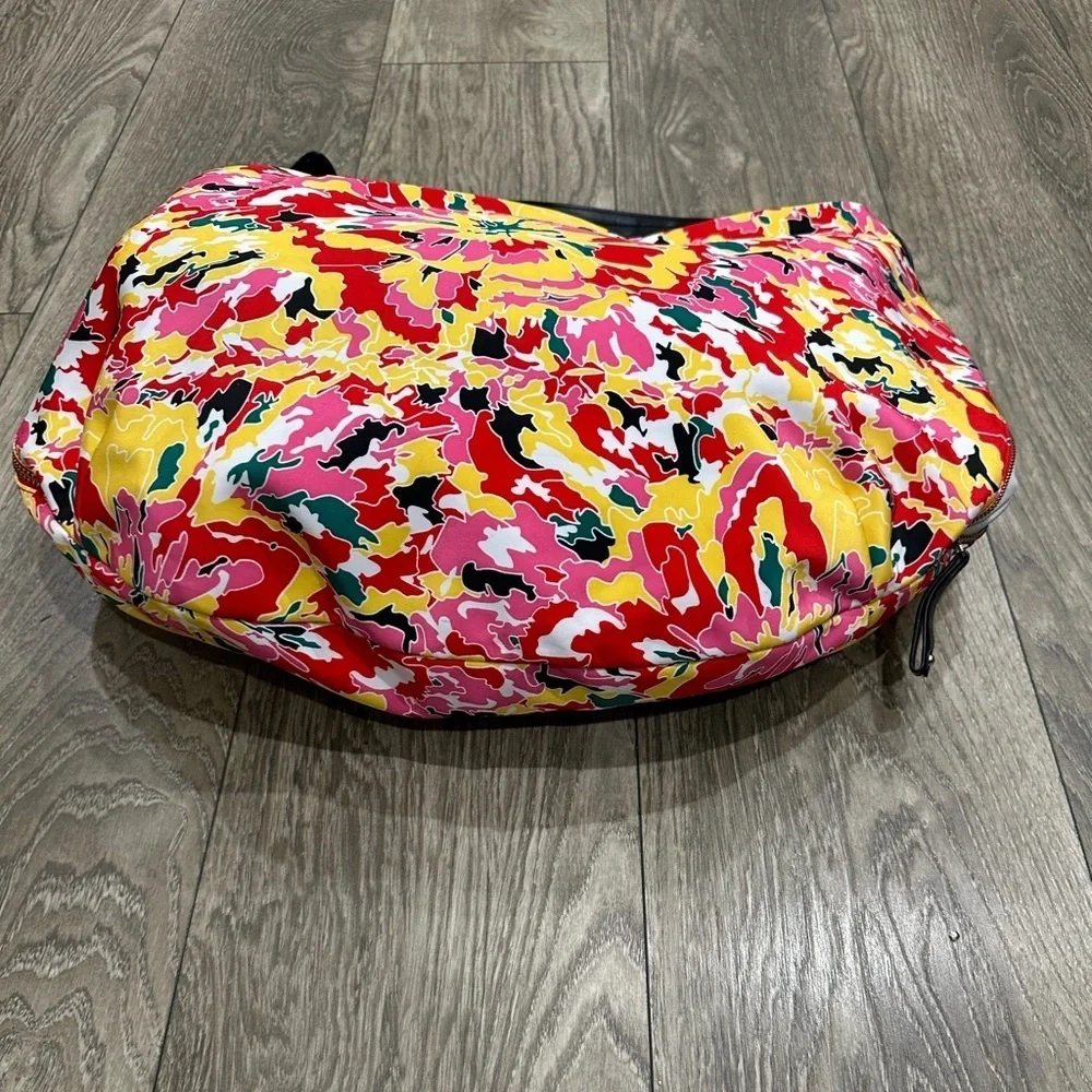 🌸💐Le Tennaur Colorful Bouquet Print Hobo Purse -🌸💐
